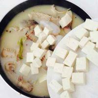 胡椒豆腐鲤鱼汤的做法步骤10