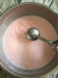 草莓味酸奶冰淇淋的做法步骤13