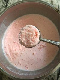 草莓味酸奶冰淇淋的做法步骤14