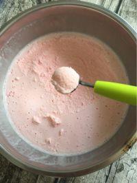 草莓味酸奶冰淇淋的做法步骤16